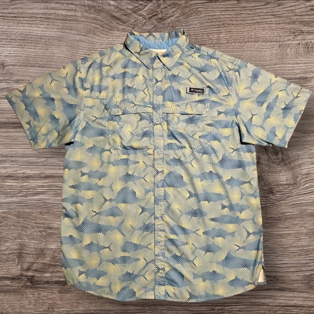 Columbia PFG Omni Wick Short Sleeve Vented Shirt.